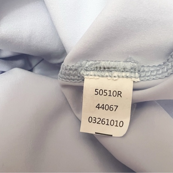 Spanx Contour Rib Mock Neck Crop Top in Light Blue Sleeveless Size Medium - Picture 8 of 8